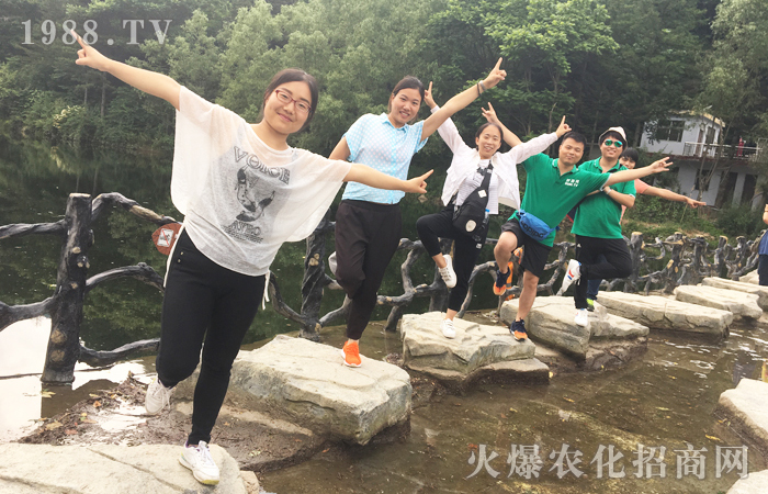 沒(méi)有比人更高的山,沒(méi)有比腳更長(zhǎng)的路!